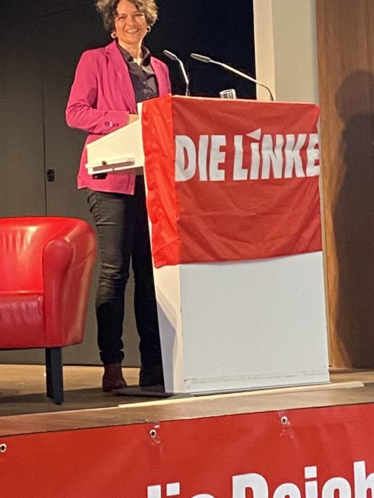 Hamburgs DGB-Chefin Tanja Chawla spricht auf dem Gewerkschaftsempfang der Hamburger Linksfraktion im Musiksall des DGB Hamburg